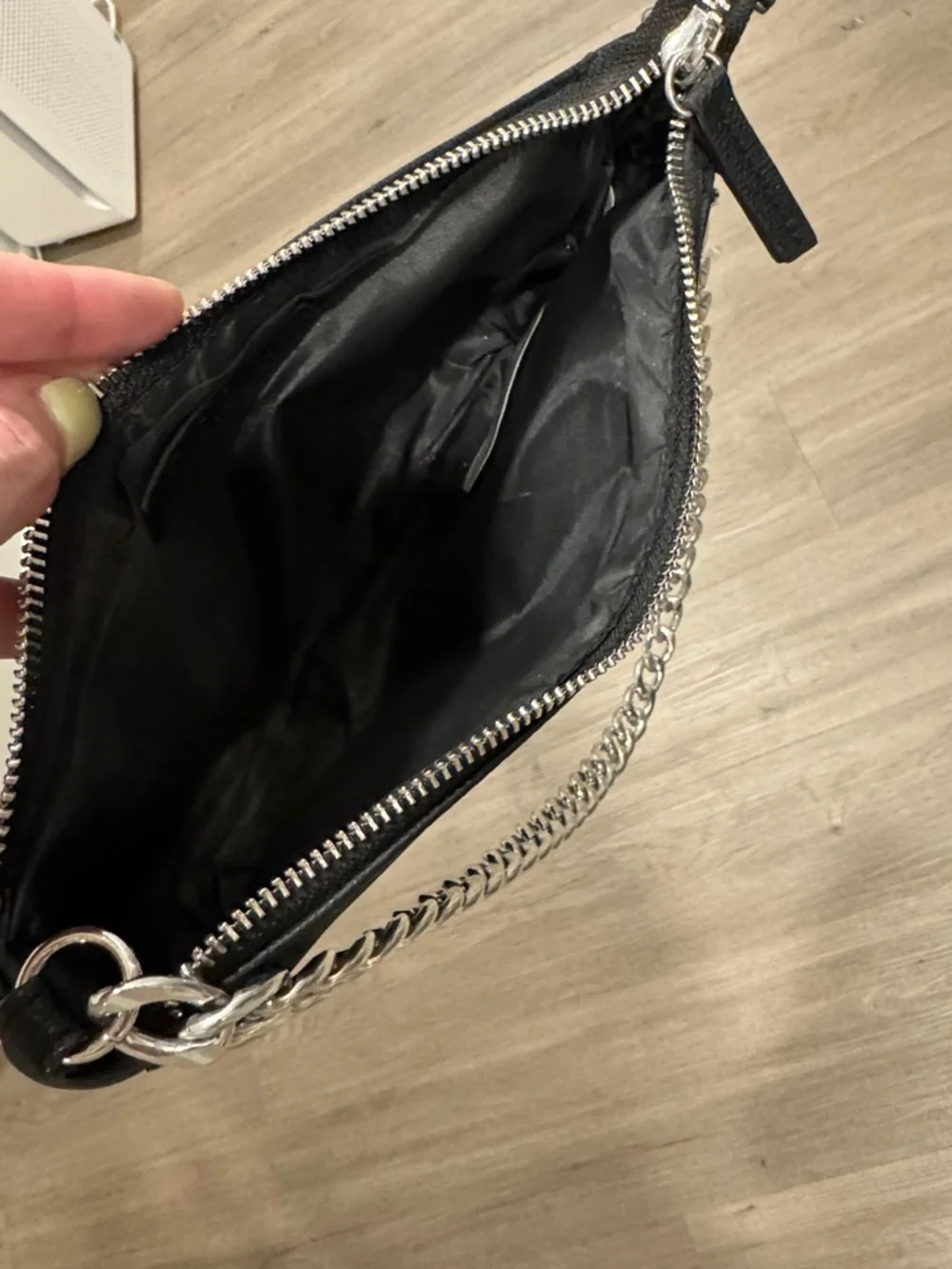 EXCELLENT CONDITION - Black Chain-Handle mini purse / shoulder bag - Picture 5 of 6